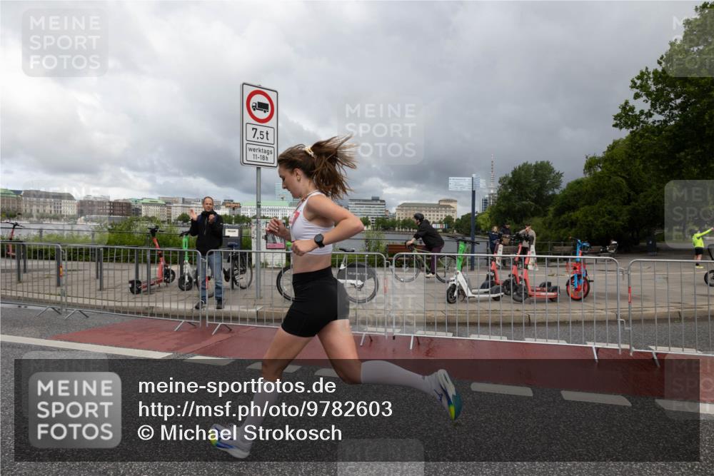 14.06.2026 - REWE Women's Run Michael Strokosch http://msf.ph/oto/9782603 14.06.2026 09:36:11 Laufen 7, 5, 11, 18 meine-sportfotos.de