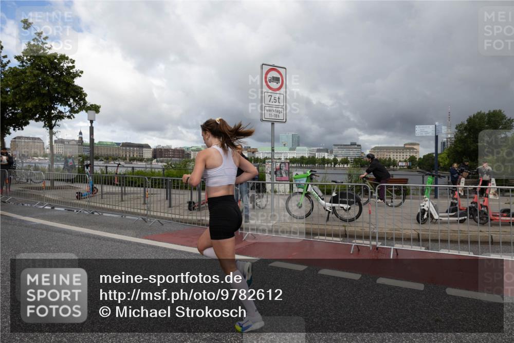 14.06.2026 - REWE Women's Run Michael Strokosch http://msf.ph/oto/9782612 14.06.2026 09:36:12 Laufen 7, 5, 11, 18 meine-sportfotos.de