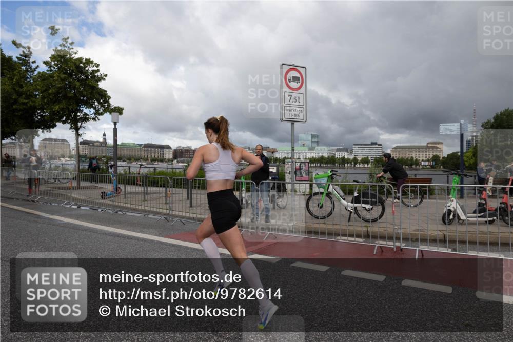 14.06.2026 - REWE Women's Run Michael Strokosch http://msf.ph/oto/9782614 14.06.2026 09:36:12 Laufen 7, 5, 11, 18 meine-sportfotos.de