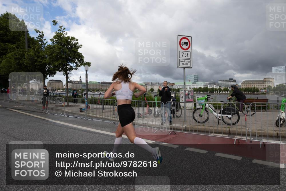 14.06.2026 - REWE Women's Run Michael Strokosch http://msf.ph/oto/9782618 14.06.2026 09:36:12 Laufen 7, 5, 11, 18 meine-sportfotos.de