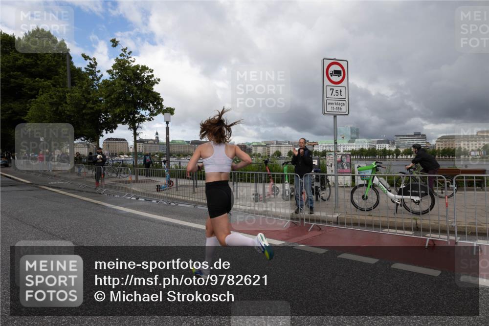 14.06.2026 - REWE Women's Run Michael Strokosch http://msf.ph/oto/9782621 14.06.2026 09:36:12 Laufen 7, 5, 11, 18 meine-sportfotos.de