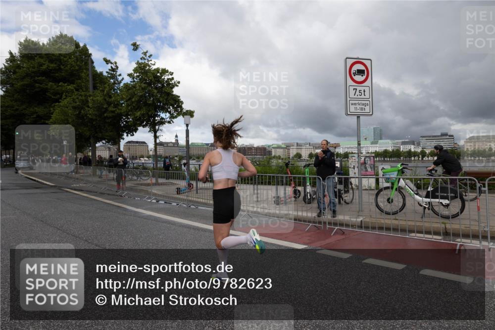 14.06.2026 - REWE Women's Run Michael Strokosch http://msf.ph/oto/9782623 14.06.2026 09:36:12 Laufen 7, 5, 11, 18 meine-sportfotos.de