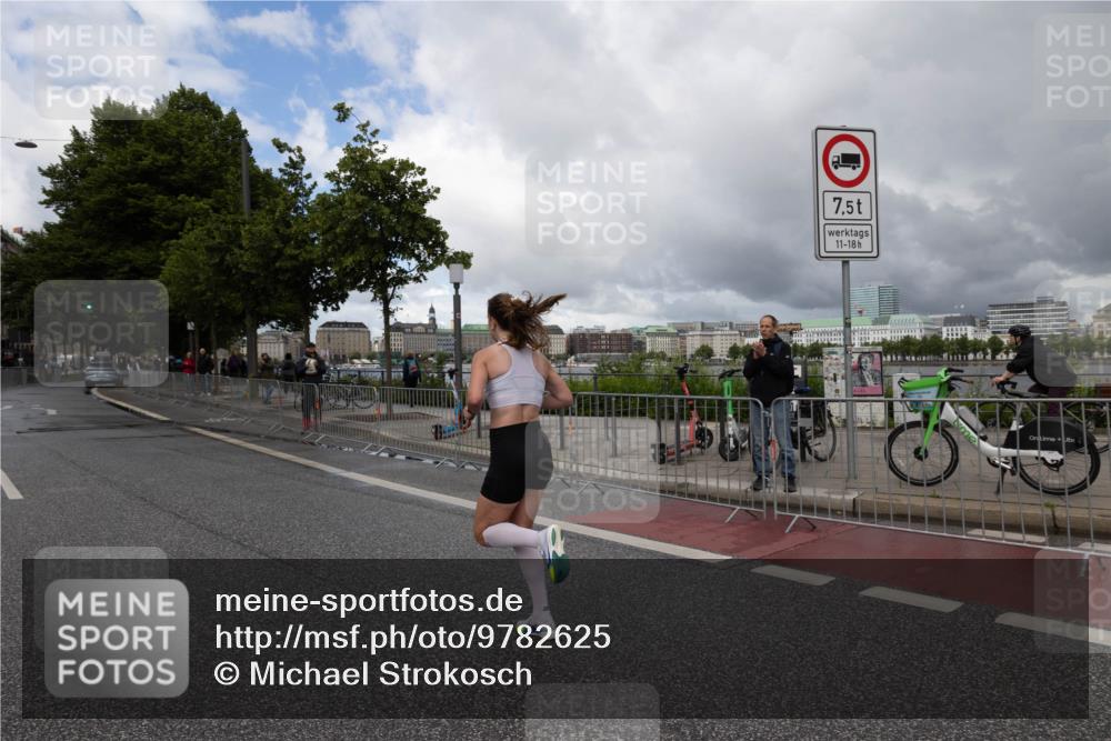 14.06.2026 - REWE Women's Run Michael Strokosch http://msf.ph/oto/9782625 14.06.2026 09:36:12 Laufen 7, 5, 11, 18 meine-sportfotos.de