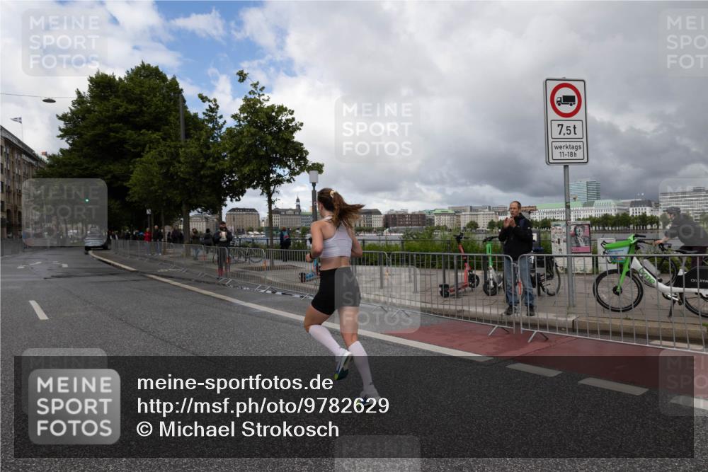 14.06.2026 - REWE Women's Run Michael Strokosch http://msf.ph/oto/9782629 14.06.2026 09:36:12 Laufen 7, 5, 11, 18 meine-sportfotos.de
