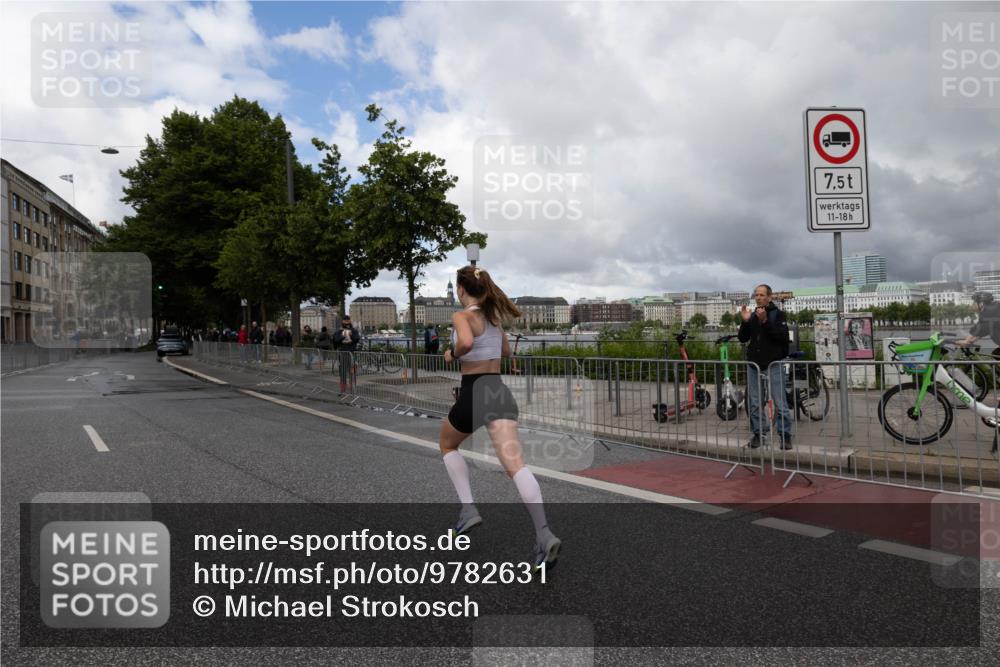 14.06.2026 - REWE Women's Run Michael Strokosch http://msf.ph/oto/9782631 14.06.2026 09:36:12 Laufen 7, 5, 11, 18 meine-sportfotos.de