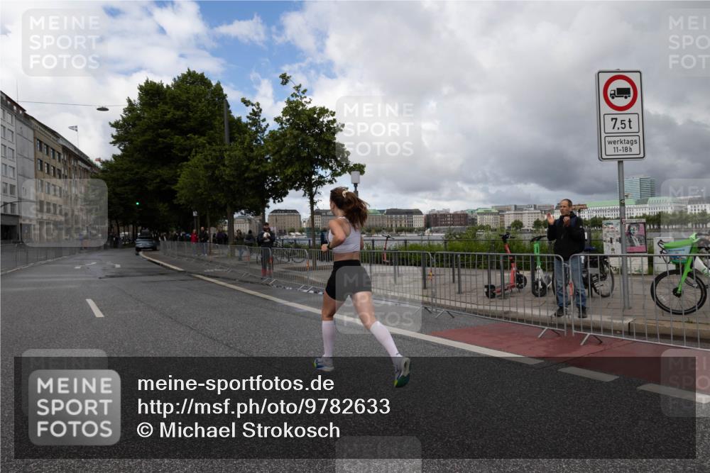 14.06.2026 - REWE Women's Run Michael Strokosch http://msf.ph/oto/9782633 14.06.2026 09:36:12 Laufen 7, 5, 11, 18 meine-sportfotos.de