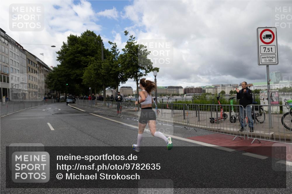 14.06.2026 - REWE Women's Run Michael Strokosch http://msf.ph/oto/9782635 14.06.2026 09:36:12 Laufen 7, 5, 11, 18 meine-sportfotos.de