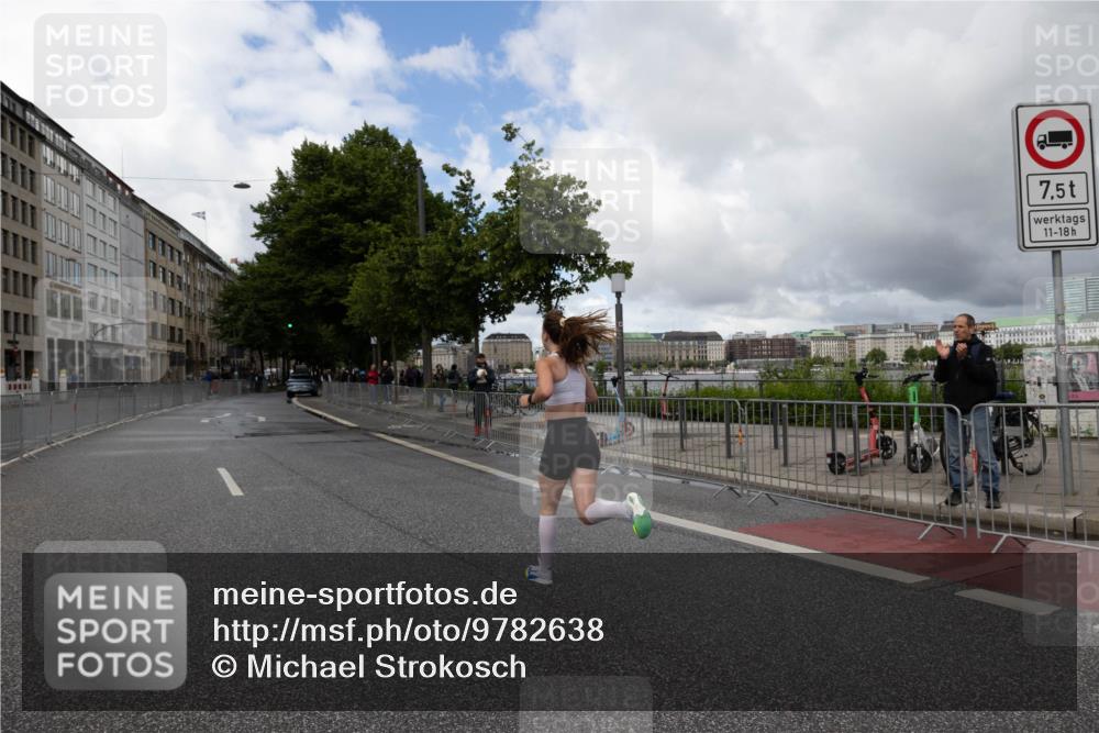 14.06.2026 - REWE Women's Run Michael Strokosch http://msf.ph/oto/9782638 14.06.2026 09:36:12 Laufen 7, 5, 11, 18 meine-sportfotos.de