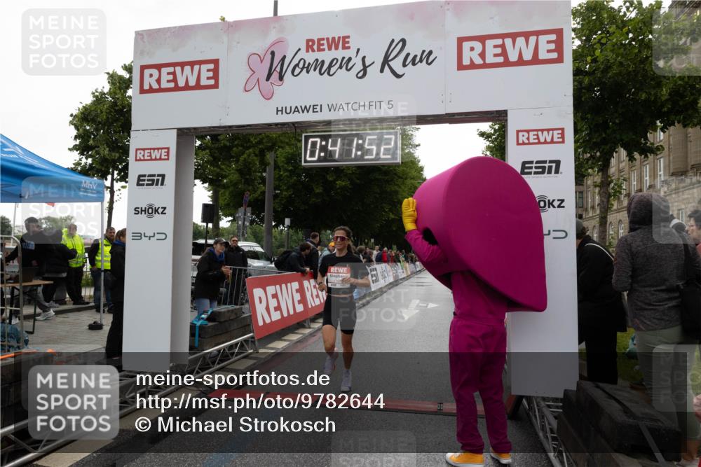 14.06.2026 - REWE Women's Run Michael Strokosch http://msf.ph/oto/9782644 14.06.2026 09:42:32 Laufen 5, 0, 48, 52, 34 meine-sportfotos.de