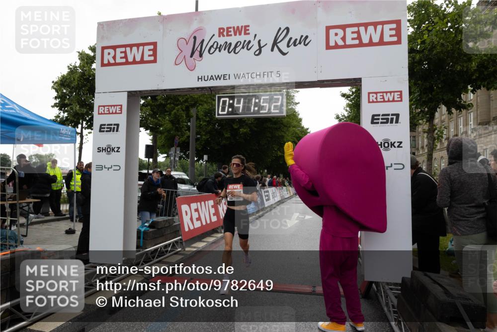 14.06.2026 - REWE Women's Run Michael Strokosch http://msf.ph/oto/9782649 14.06.2026 09:42:33 Laufen 5, 0, 48, 52, 34 meine-sportfotos.de