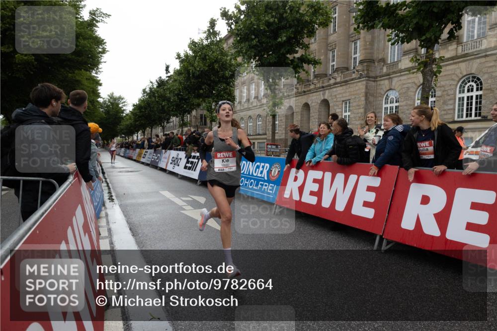 14.06.2026 - REWE Women's Run Michael Strokosch http://msf.ph/oto/9782664 14.06.2026 09:43:19 Laufen 10992 meine-sportfotos.de