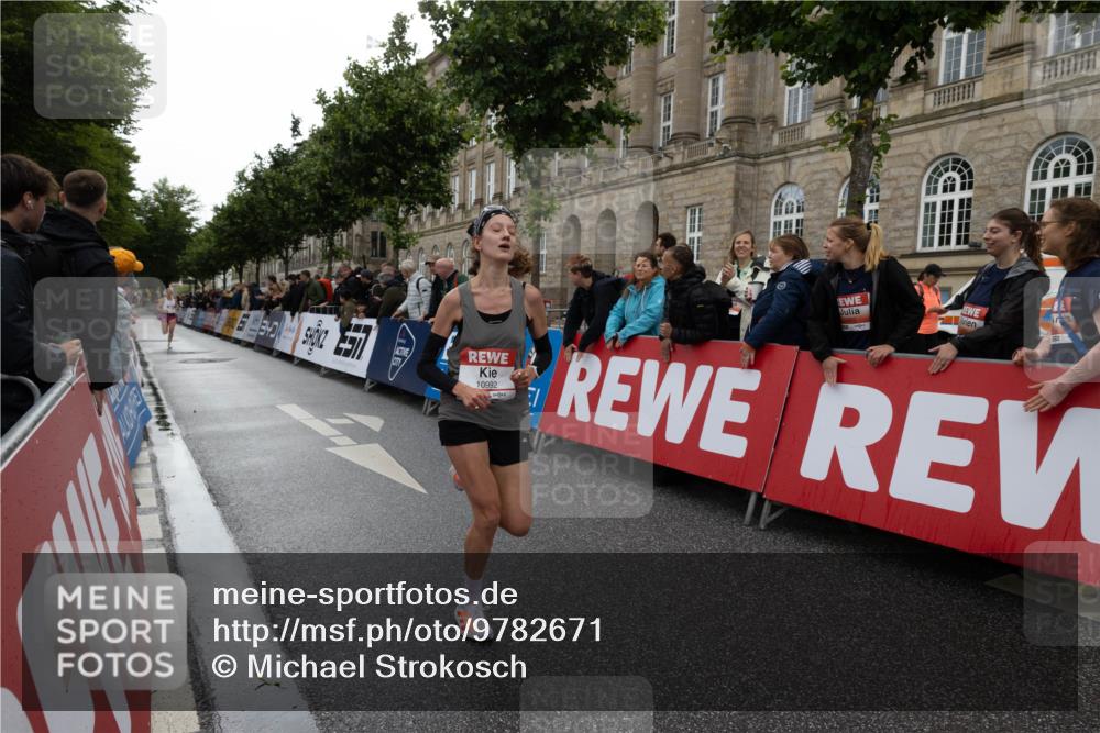 14.06.2026 - REWE Women's Run Michael Strokosch http://msf.ph/oto/9782671 14.06.2026 09:43:19 Laufen 10992 meine-sportfotos.de