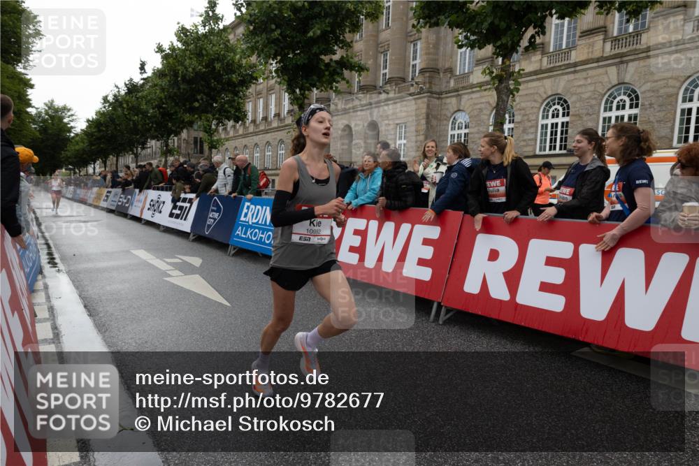 14.06.2026 - REWE Women's Run Michael Strokosch http://msf.ph/oto/9782677 14.06.2026 09:43:19 Laufen 340, 10992, 7 meine-sportfotos.de