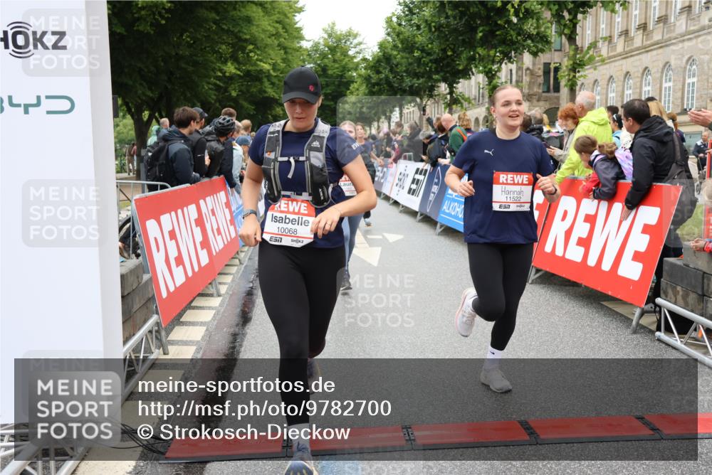 14.06.2026 - REWE Women's Run Strokosch-Dieckow http://msf.ph/oto/9782700 14.06.2026 10:01:15 Ziel 10068, 10204, 10370, 10393, 10522, 10576, 10663, 11104, 11150, 11265, 11308, 11334, 11412, 11440, 11472, 11522 meine-sportfotos.de