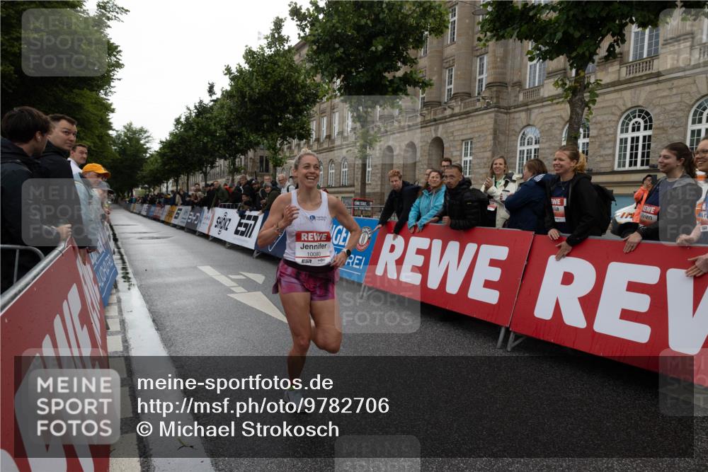 14.06.2026 - REWE Women's Run Michael Strokosch http://msf.ph/oto/9782706 14.06.2026 09:43:23 Laufen 10080, 0, 577 meine-sportfotos.de