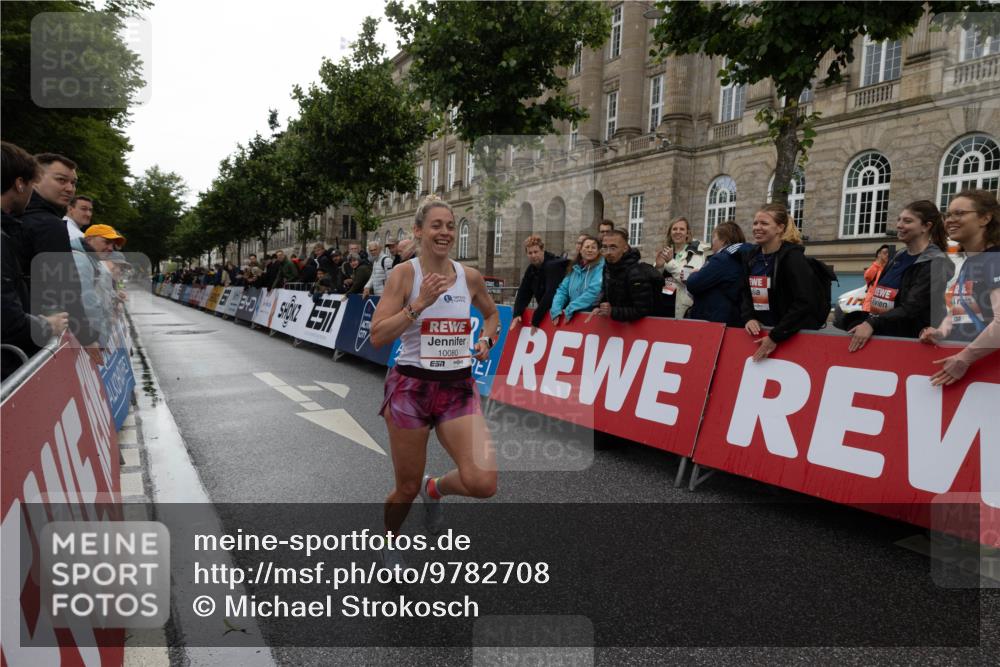 14.06.2026 - REWE Women's Run Michael Strokosch http://msf.ph/oto/9782708 14.06.2026 09:43:23 Laufen 10080, 557 meine-sportfotos.de