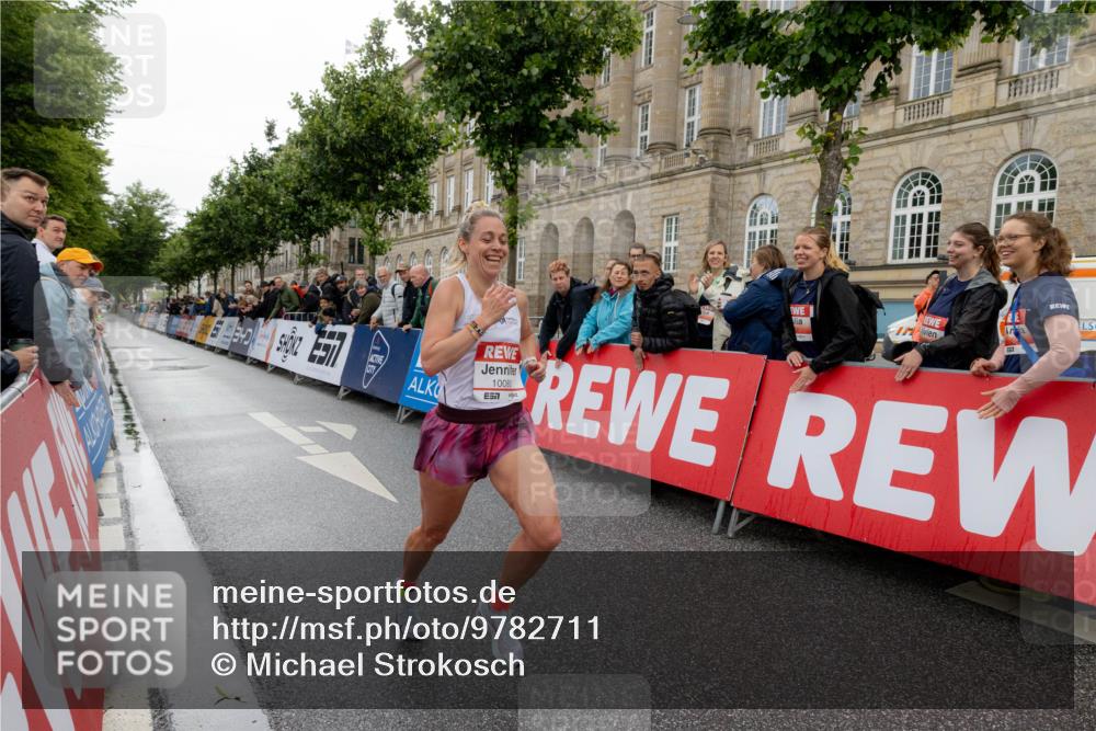 14.06.2026 - REWE Women's Run Michael Strokosch http://msf.ph/oto/9782711 14.06.2026 09:43:23 Laufen 7 meine-sportfotos.de