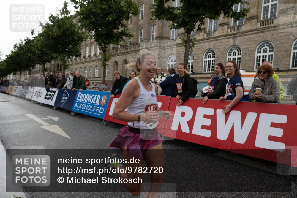 14.06.2026 - REWE Women's Run Michael Strokosch http://msf.ph/oto/9782720 14.06.2026 09:43:23 Laufen 7 meine-sportfotos.de