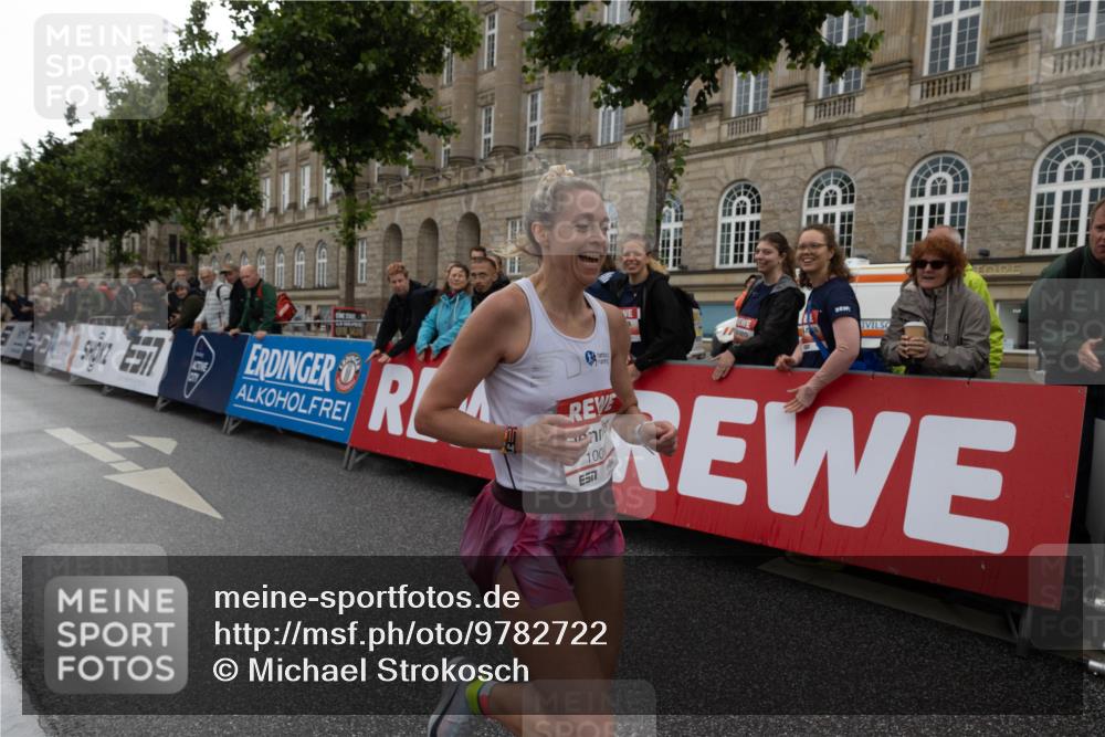 14.06.2026 - REWE Women's Run Michael Strokosch http://msf.ph/oto/9782722 14.06.2026 09:43:23 Laufen 100 meine-sportfotos.de