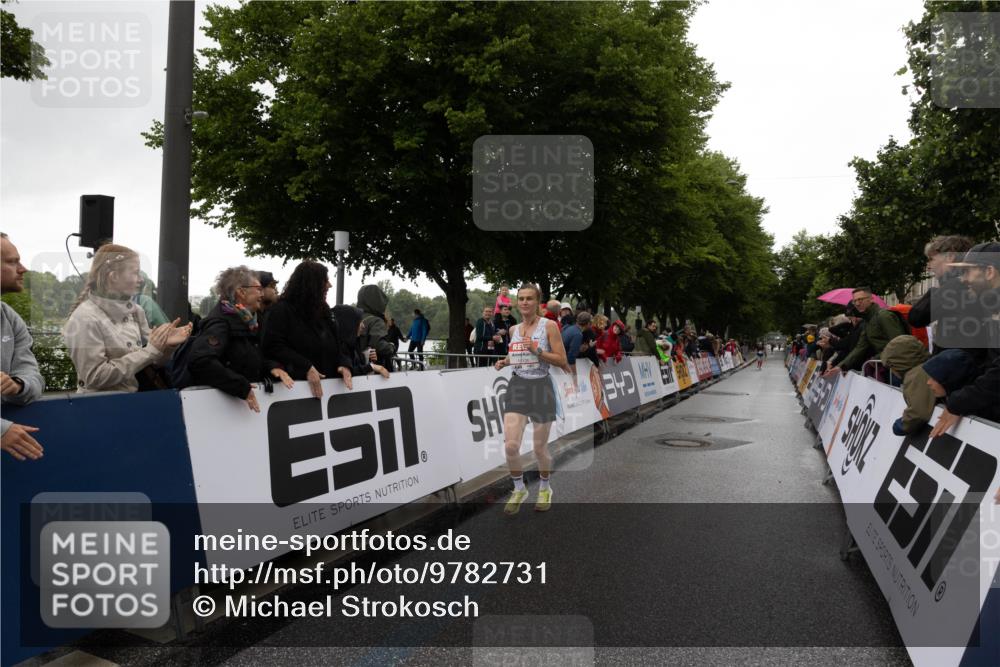 14.06.2026 - REWE Women's Run Michael Strokosch http://msf.ph/oto/9782731 14.06.2026 09:43:42 Laufen  meine-sportfotos.de