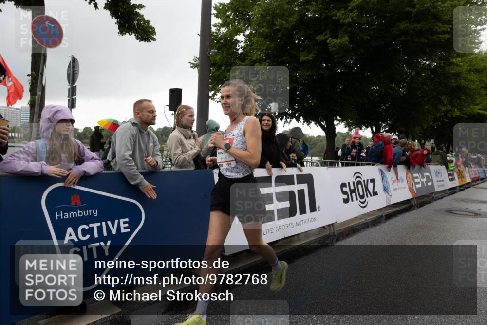 14.06.2026 - REWE Women's Run Michael Strokosch http://msf.ph/oto/9782768 14.06.2026 09:43:43 Laufen 11126, 1 meine-sportfotos.de