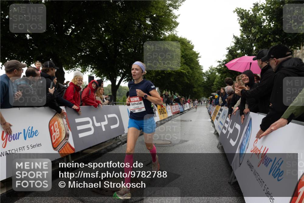 14.06.2026 - REWE Women's Run Michael Strokosch http://msf.ph/oto/9782788 14.06.2026 09:43:50 Laufen 340, 5, 10402, 7, 5 meine-sportfotos.de