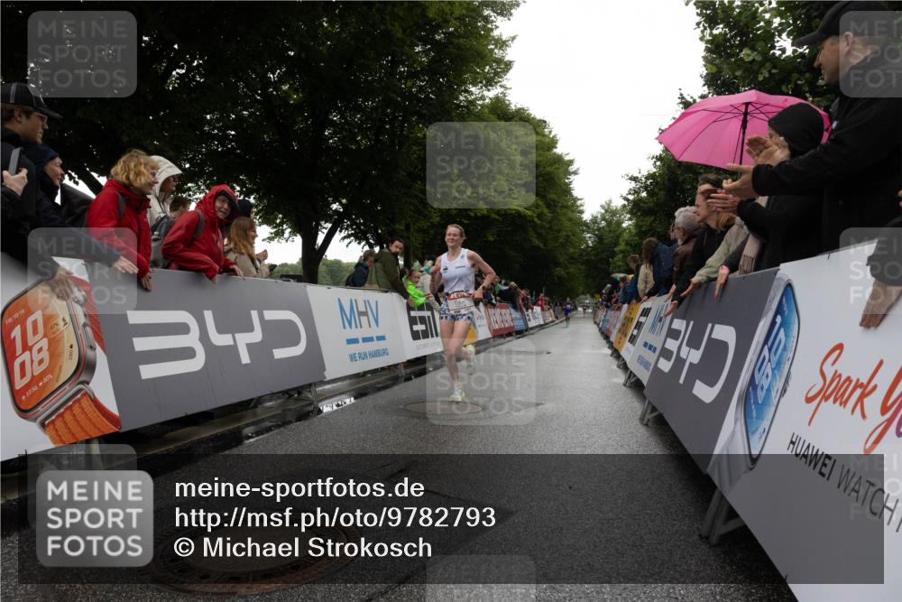 14.06.2026 - REWE Women's Run Michael Strokosch http://msf.ph/oto/9782793 14.06.2026 09:43:56 Laufen 10, 18, 10, 08, 17, 56, 80, 340, 77467 meine-sportfotos.de