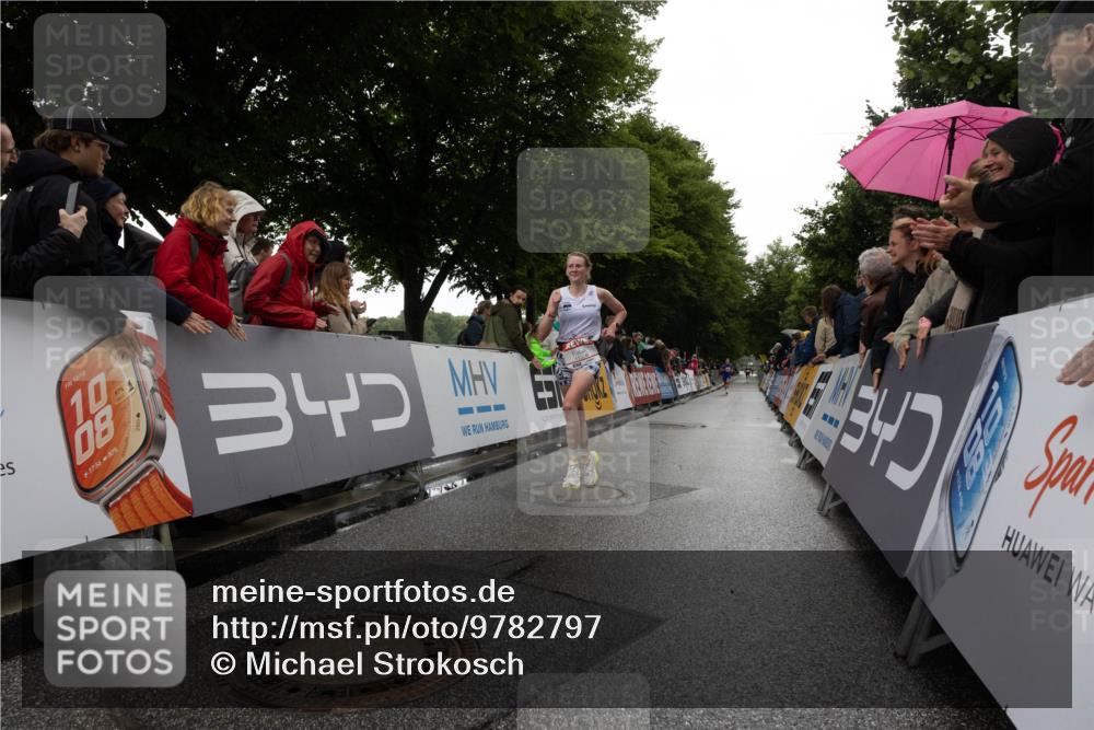 14.06.2026 - REWE Women's Run Michael Strokosch http://msf.ph/oto/9782797 14.06.2026 09:43:56 Laufen 10, 18, 10, 08, 17, 56, 80, 340 meine-sportfotos.de