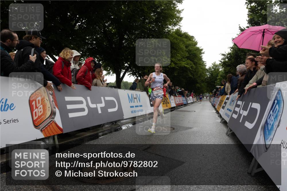 14.06.2026 - REWE Women's Run Michael Strokosch http://msf.ph/oto/9782802 14.06.2026 09:43:57 Laufen 5, 10, 18, 10, 08, 17, 56, 80, 345 meine-sportfotos.de