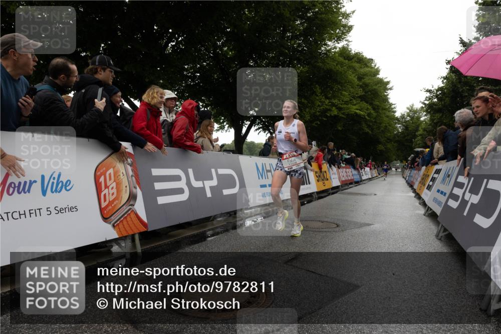 14.06.2026 - REWE Women's Run Michael Strokosch http://msf.ph/oto/9782811 14.06.2026 09:43:57 Laufen 5, 10, 18, 10, 08, 17, 56, 80, 34, 80 meine-sportfotos.de
