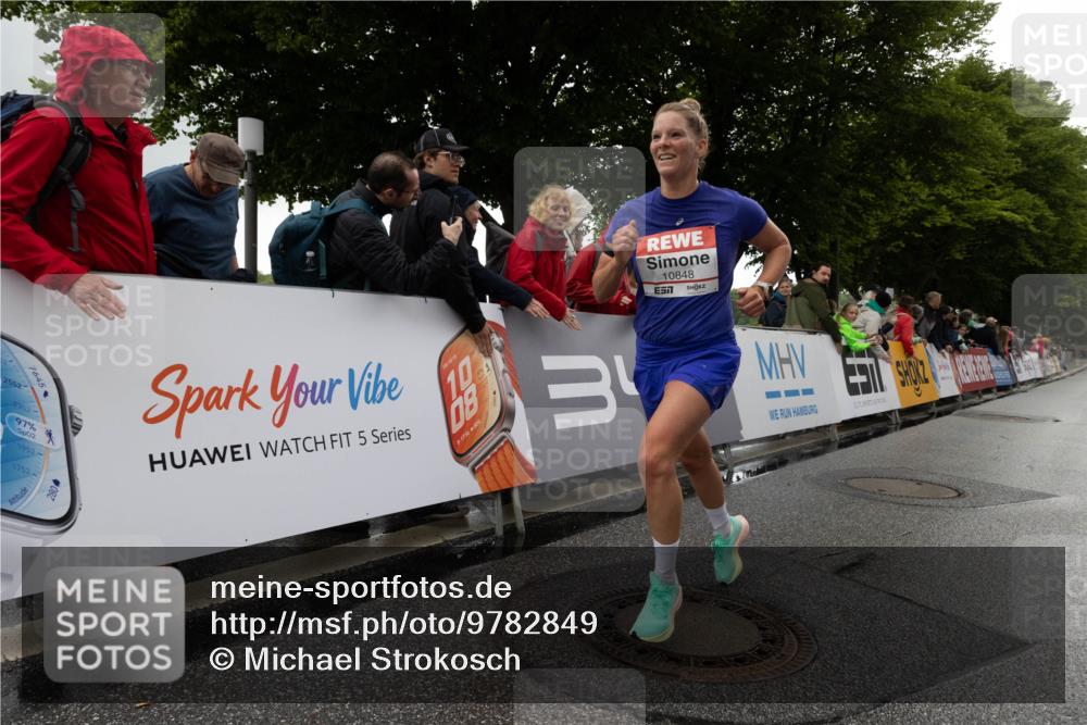 14.06.2026 - REWE Women's Run Michael Strokosch http://msf.ph/oto/9782849 14.06.2026 09:44:04 Laufen 7645, 2552, 2352, 97, 2, 1952, 1752, 280, 5, 10, 08, 1756, 80, 10848, 7, 3 meine-sportfotos.de