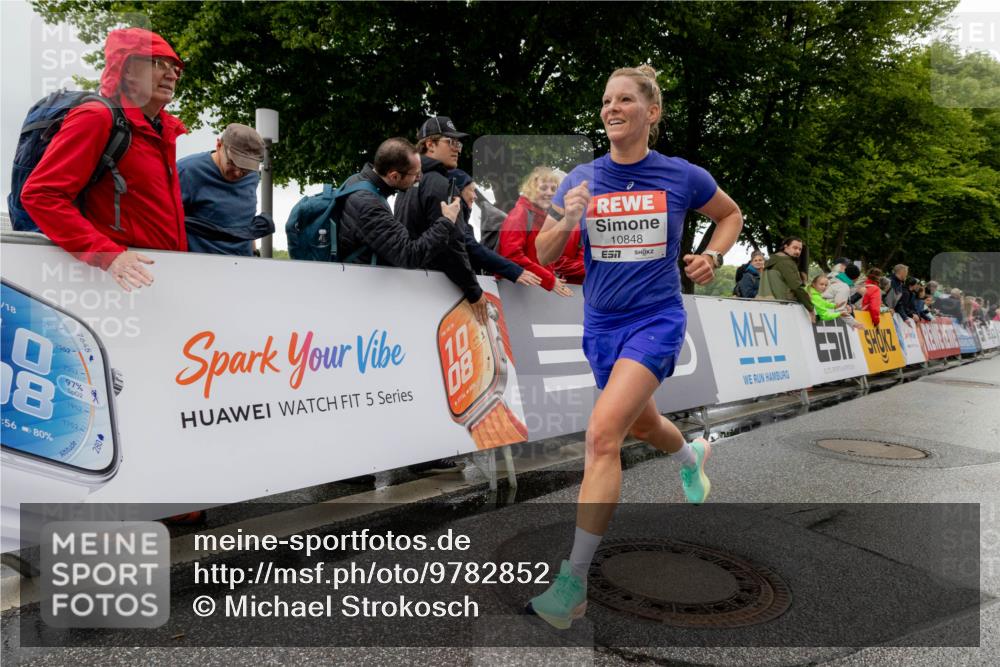14.06.2026 - REWE Women's Run Michael Strokosch http://msf.ph/oto/9782852 14.06.2026 09:44:04 Laufen 178, 2752, 2552, 7645, 2352, 97, 02, 56, 80, 1952, 1752, 5, 10, 18, 10, 175580, 10848, 57 meine-sportfotos.de