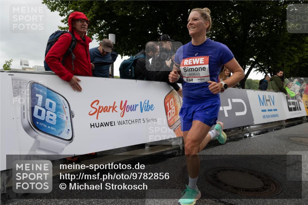 14.06.2026 - REWE Women's Run Michael Strokosch http://msf.ph/oto/9782856 14.06.2026 09:44:04 Laufen 10, 18, 2752, 2552, 10, 08, 97, 17, 56, 80, 2, 1952, 1752, 5, 10, 08, 10848, 57, 1 meine-sportfotos.de