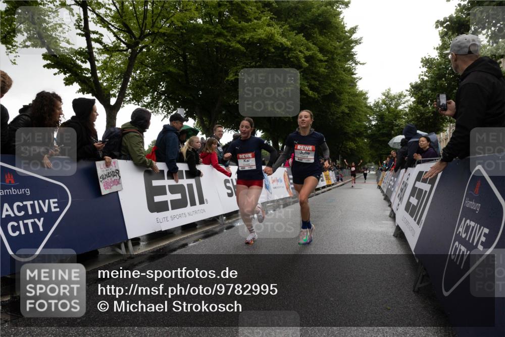 14.06.2026 - REWE Women's Run Michael Strokosch http://msf.ph/oto/9782995 14.06.2026 09:44:46 Laufen 10480, 11418 meine-sportfotos.de