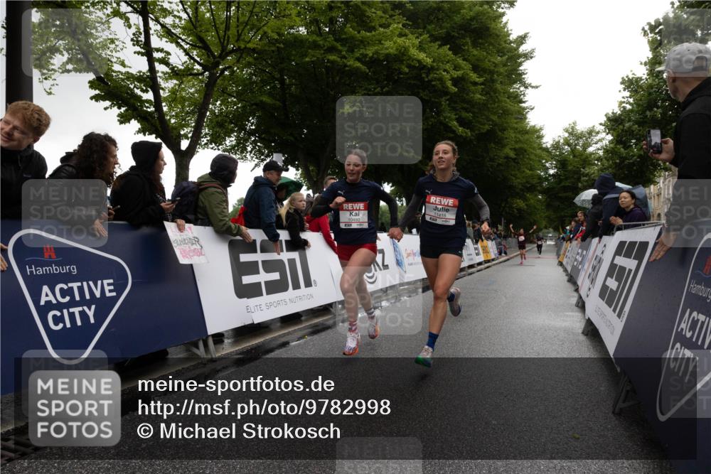14.06.2026 - REWE Women's Run Michael Strokosch http://msf.ph/oto/9782998 14.06.2026 09:44:46 Laufen 10480, 11418 meine-sportfotos.de