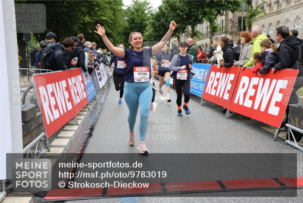 14.06.2026 - REWE Women's Run Strokosch-Dieckow http://msf.ph/oto/9783019 14.06.2026 10:01:32 Ziel 10077, 10121, 10369, 10792, 10812, 10828, 10902, 10966, 11196, 11206, 11319, 11375 meine-sportfotos.de