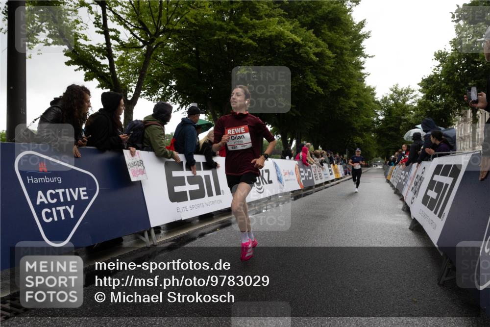 14.06.2026 - REWE Women's Run Michael Strokosch http://msf.ph/oto/9783029 14.06.2026 09:44:51 Laufen 10328 meine-sportfotos.de