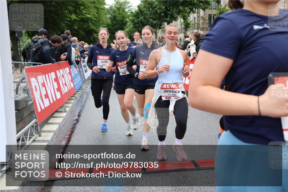 14.06.2026 - REWE Women's Run Strokosch-Dieckow http://msf.ph/oto/9783035 14.06.2026 10:01:34 Ziel 10077, 10121, 10315, 10369, 10792, 10812, 10824, 10828, 10902, 10915, 10966, 11018, 11044, 11196, 11206, 11319, 11375 meine-sportfotos.de