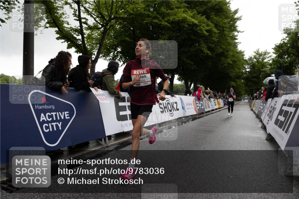 14.06.2026 - REWE Women's Run Michael Strokosch http://msf.ph/oto/9783036 14.06.2026 09:44:51 Laufen 328, 7 meine-sportfotos.de