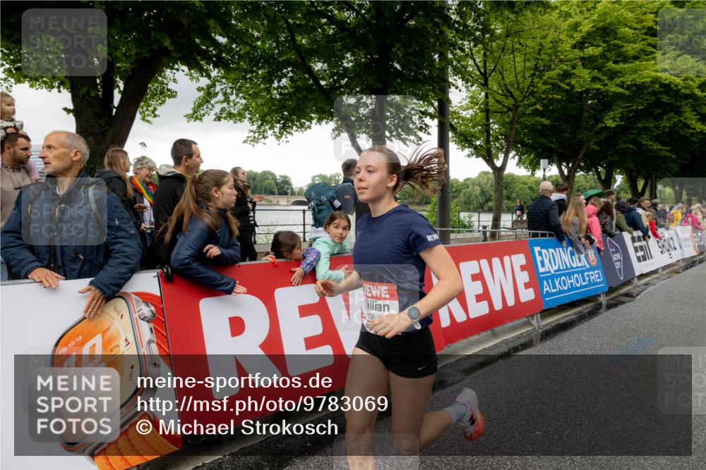 14.06.2026 - REWE Women's Run Michael Strokosch http://msf.ph/oto/9783069 14.06.2026 09:47:26 Laufen 7645, 10, 18, 2752, 2552, 2352, 97, 10, 08, 17, 56, 80, 1952, 280 meine-sportfotos.de