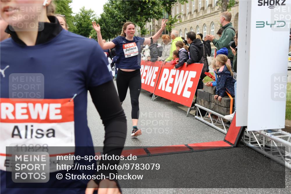 14.06.2026 - REWE Women's Run Strokosch-Dieckow http://msf.ph/oto/9783079 14.06.2026 10:01:35 Ziel 10077, 10315, 10369, 10792, 10812, 10824, 10828, 10902, 10915, 10966, 11018, 11044, 11045, 11196, 11206, 11319, 11361 meine-sportfotos.de