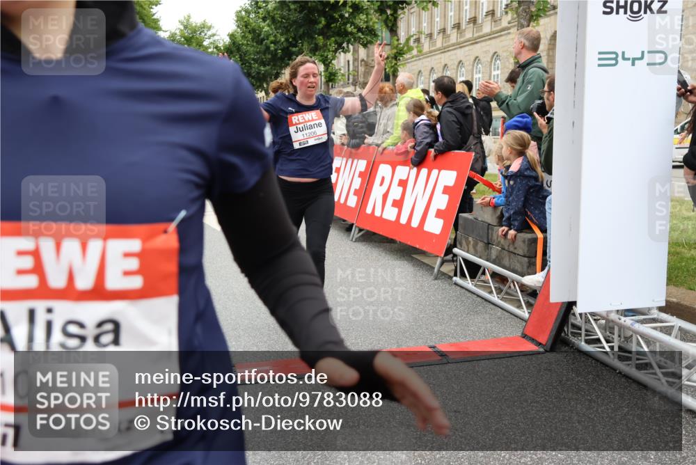 14.06.2026 - REWE Women's Run Strokosch-Dieckow http://msf.ph/oto/9783088 14.06.2026 10:01:35 Ziel 10077, 10315, 10369, 10792, 10812, 10824, 10828, 10902, 10915, 10966, 11018, 11044, 11045, 11196, 11206, 11319, 11361 meine-sportfotos.de