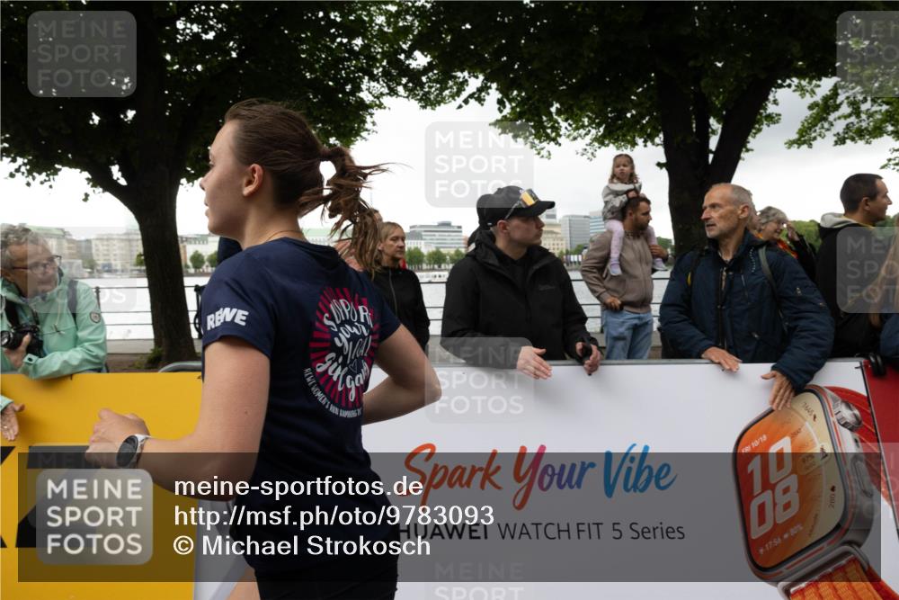 14.06.2026 - REWE Women's Run Michael Strokosch http://msf.ph/oto/9783093 14.06.2026 09:47:27 Laufen 2, 5, 7645, 10, 18, 10, 08, 17, 56, 80, 1752, 2752, 2552, 97, 02, 1952 meine-sportfotos.de