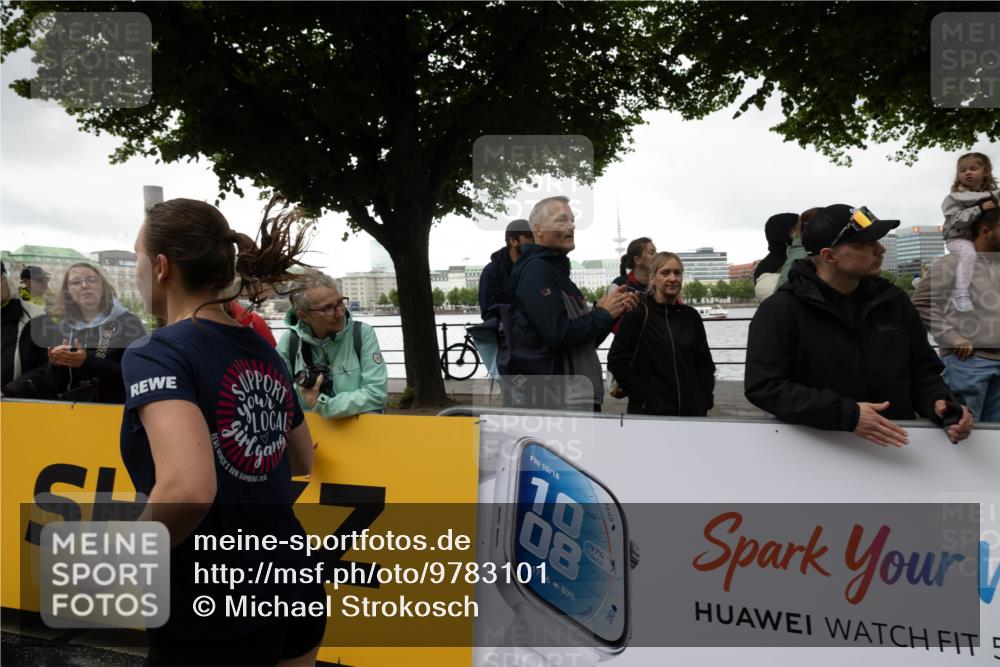 14.06.2026 - REWE Women's Run Michael Strokosch http://msf.ph/oto/9783101 14.06.2026 09:47:27 Laufen 5, 10, 18, 2752, 2552, 2382, 10, 08, 91, 1952, 17, 56, 80, 1752 meine-sportfotos.de
