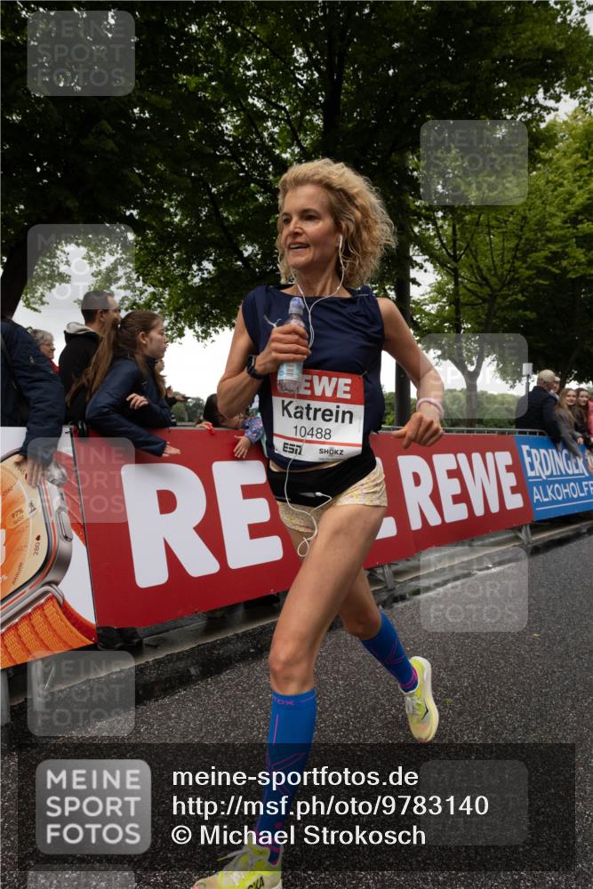 14.06.2026 - REWE Women's Run Michael Strokosch http://msf.ph/oto/9783140 14.06.2026 09:47:36 Laufen 2552, 2352, 97, 02, 1752, 10488 meine-sportfotos.de