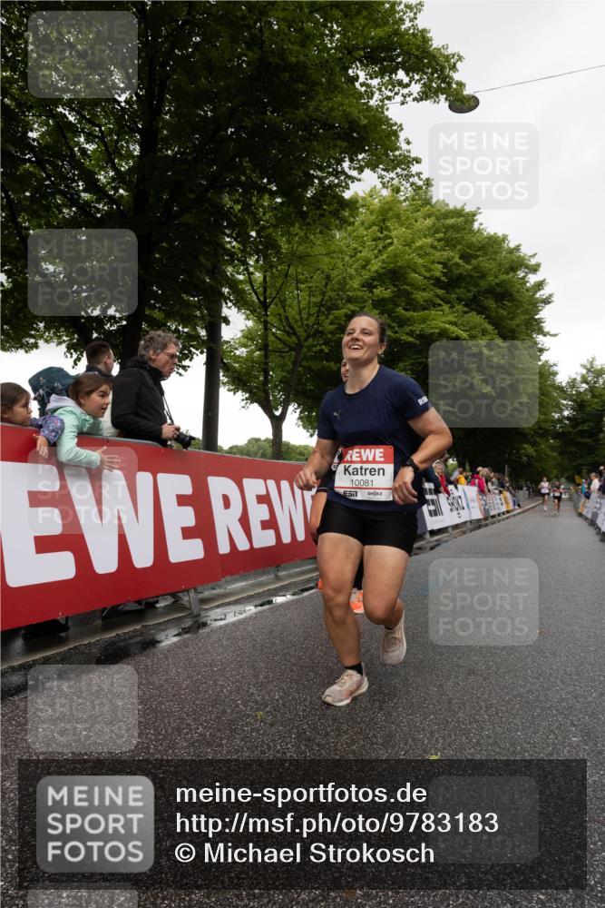 14.06.2026 - REWE Women's Run Michael Strokosch http://msf.ph/oto/9783183 14.06.2026 09:47:43 Laufen 10081, 657 meine-sportfotos.de