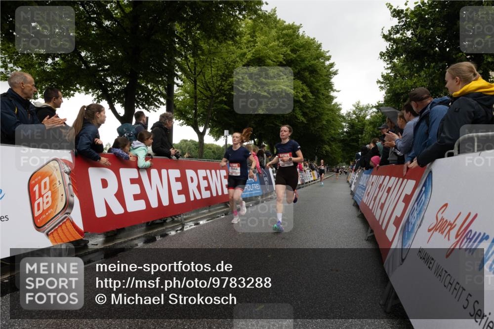 14.06.2026 - REWE Women's Run Michael Strokosch http://msf.ph/oto/9783288 14.06.2026 09:48:20 Laufen 10, 18, 10, 08, 17, 56, 80, 5 meine-sportfotos.de