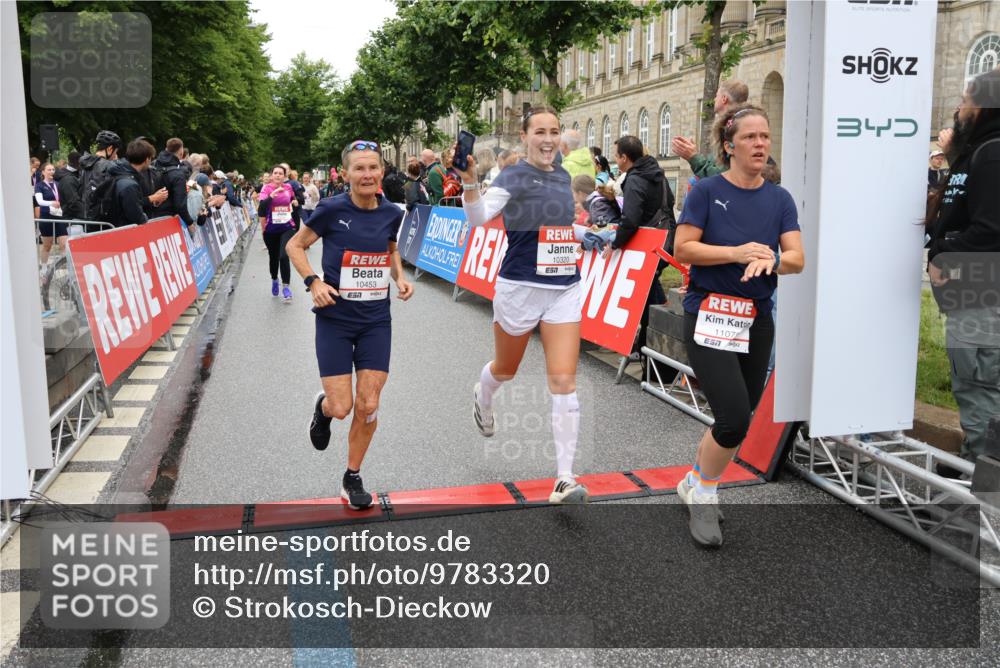 14.06.2026 - REWE Women's Run Strokosch-Dieckow http://msf.ph/oto/9783320 14.06.2026 10:01:53 Ziel 10165, 10320, 10431, 10453, 10495, 10831, 11013, 11038, 11075, 11078, 11285 meine-sportfotos.de