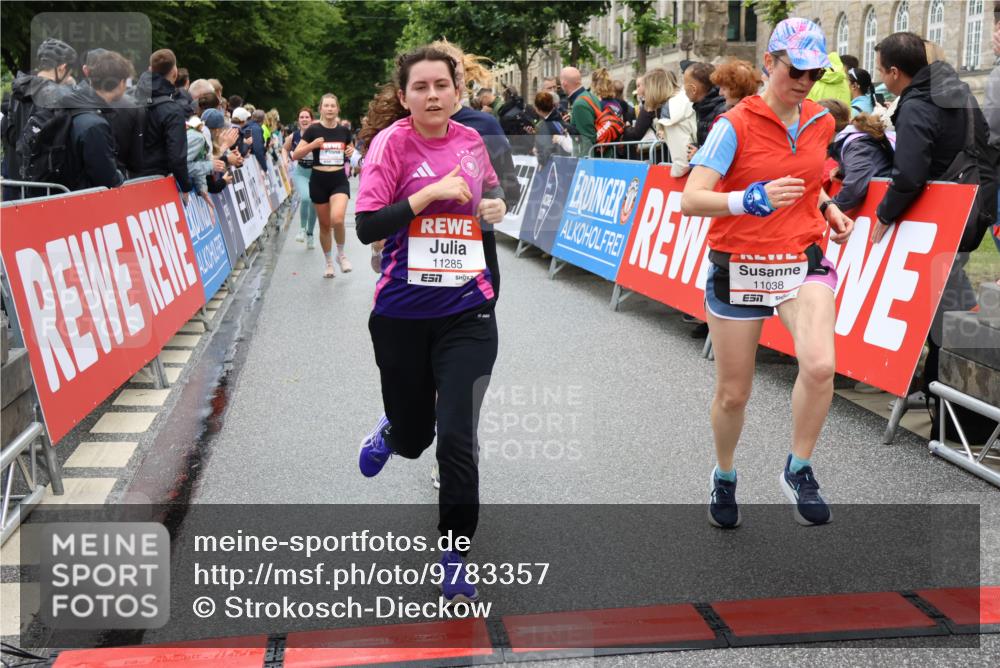 14.06.2026 - REWE Women's Run Strokosch-Dieckow http://msf.ph/oto/9783357 14.06.2026 10:01:55 Ziel 10165, 10320, 10431, 10453, 10521, 10831, 11013, 11038, 11039, 11075, 11078, 11139, 11225, 11285 meine-sportfotos.de