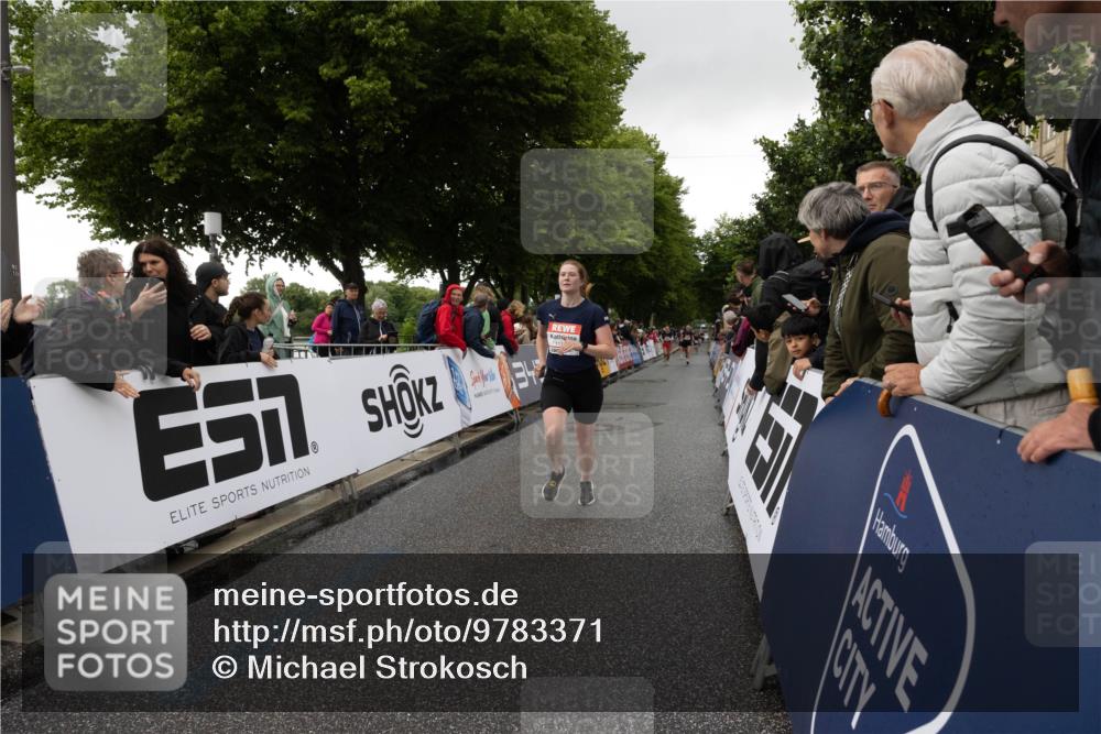 14.06.2026 - REWE Women's Run Michael Strokosch http://msf.ph/oto/9783371 14.06.2026 09:48:59 Laufen 1, 11 meine-sportfotos.de